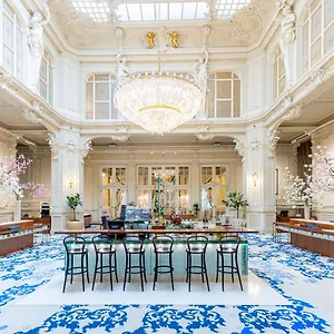 מלון Grandhotel Pupp