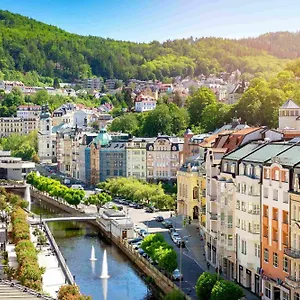 Dvorak & Wellness Hotel